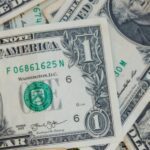 Volatilidad del dólar impacta decisiones empresariales
